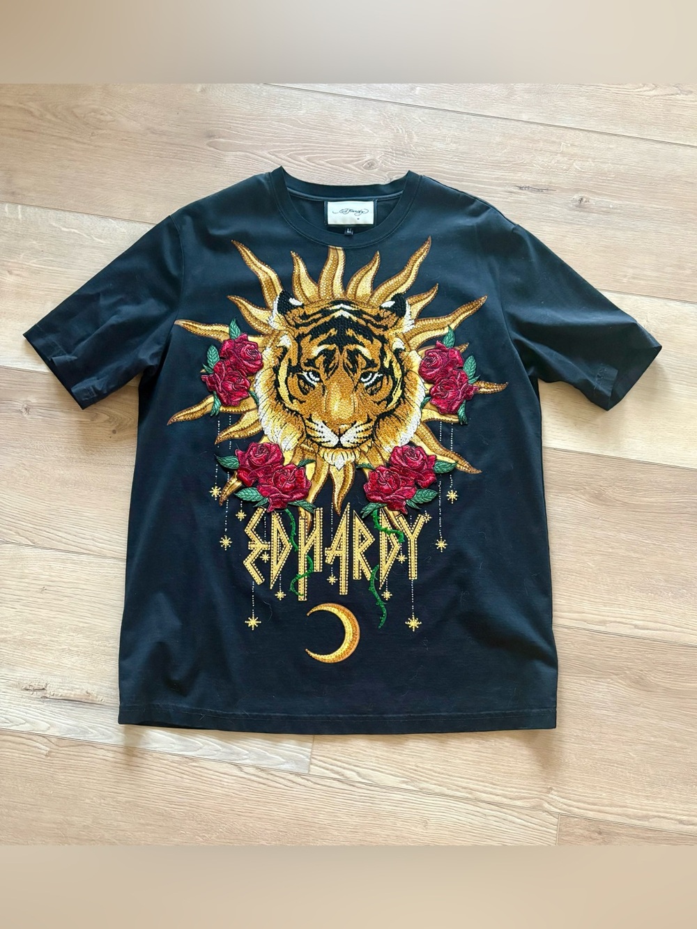 vintage ed hardy tee, tiger sun, red roses, celestial back 🌹 y2k tattoo